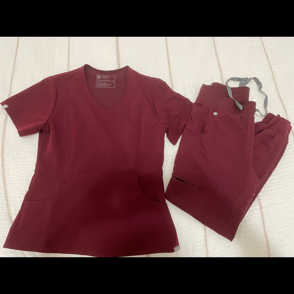 Figs Burgundy Scrub Top XS & Zamora Joggers XS/P